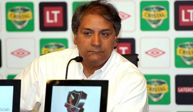 En Colo Colo no descartan cerrar el “tema los refuerzos”