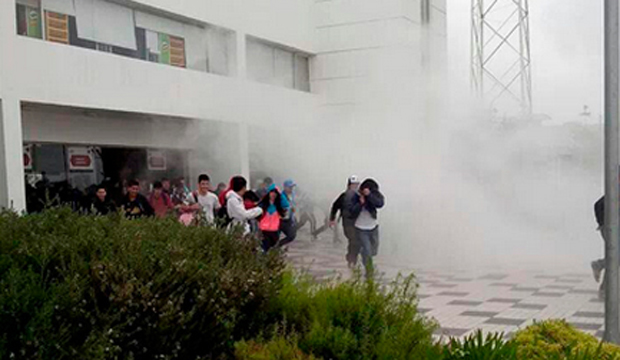 Hinchas de Colo Colo ingresaron a la fuerza al Monumental